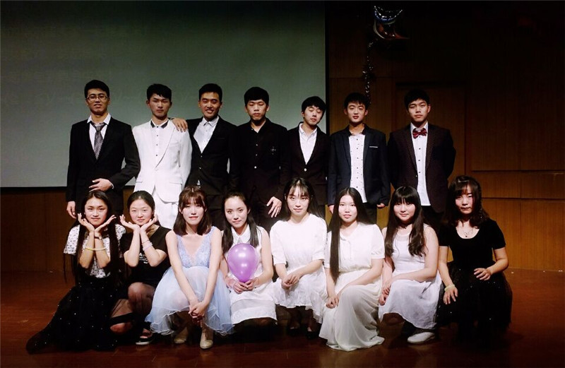 外國語學院舉行2016年女生節舞會