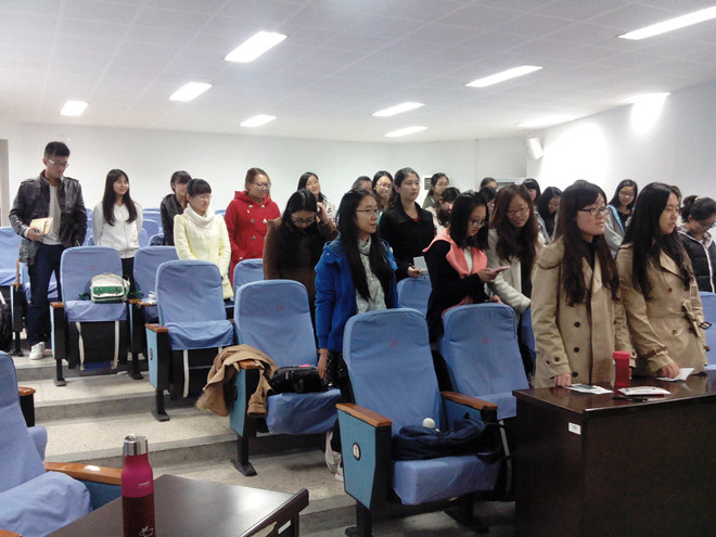 點滴做起，助人為樂--記外國語學院道德大講堂活動