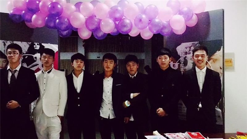 外國語學院舉行2016年女生節舞會