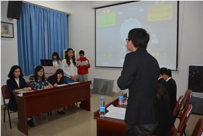 我院辯論隊(duì)參加“江南之春”第十五屆校級辯論賽復(fù)賽